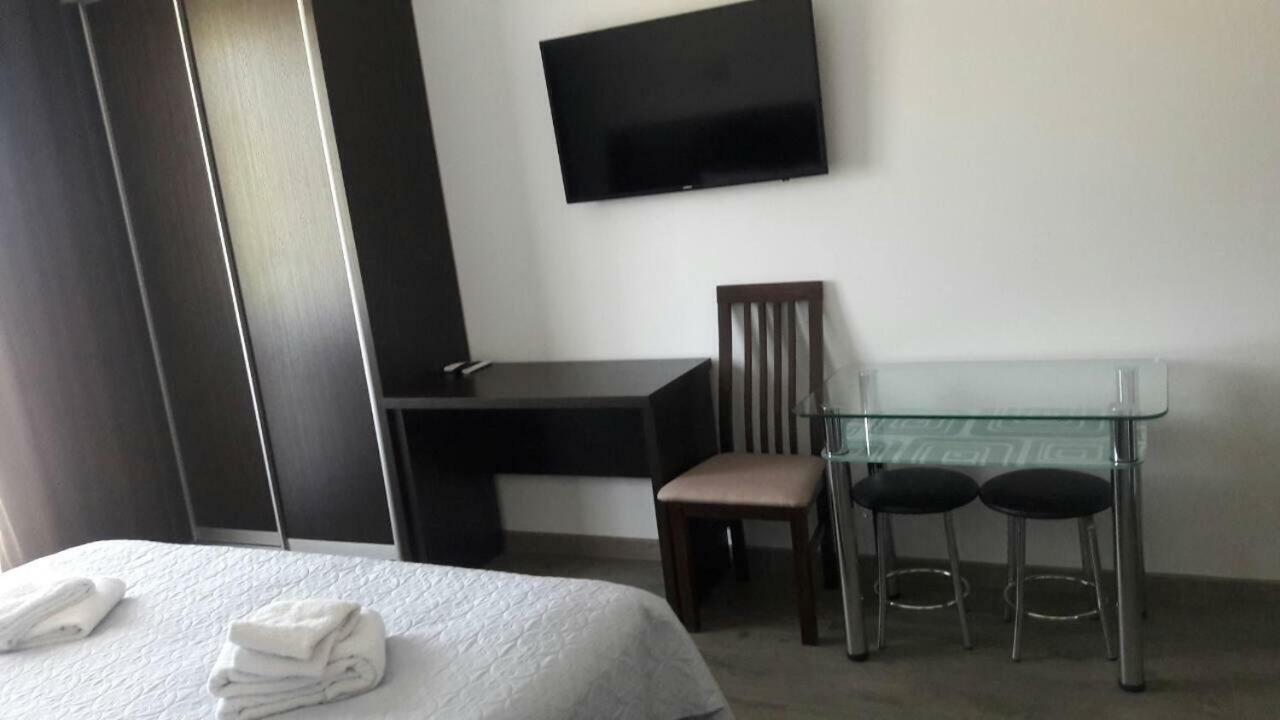 Hotel Neopolis à Polyana  Extérieur photo